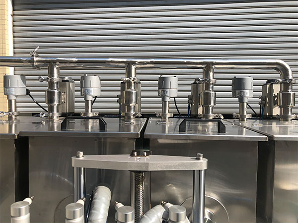 直線式多頭醬料灌裝機械實拍