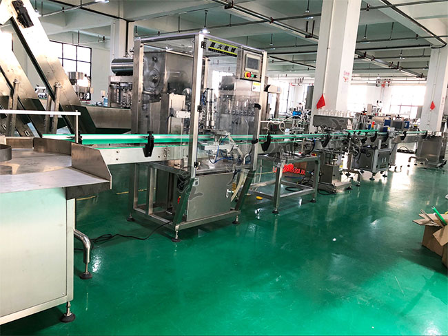 全自動調味醬生產流水線實拍