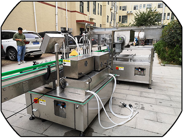 多功能香辣醬灌裝機流水線實拍圖