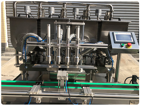 食品醬料灌裝機生產線實拍圖